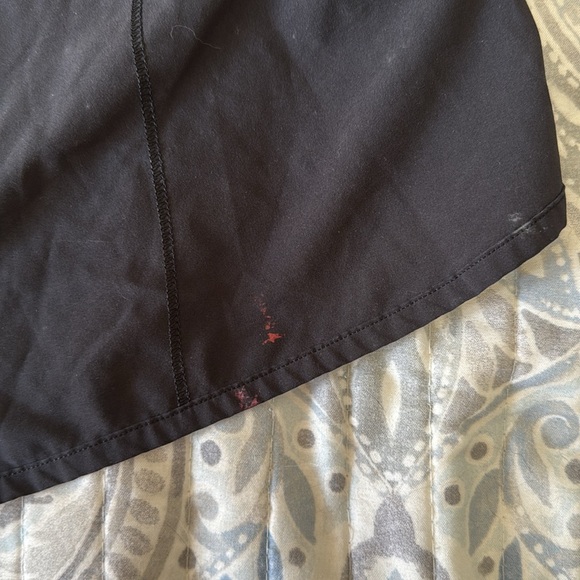 GUC - LuluLemon black short shorts - Picture 3 of 4